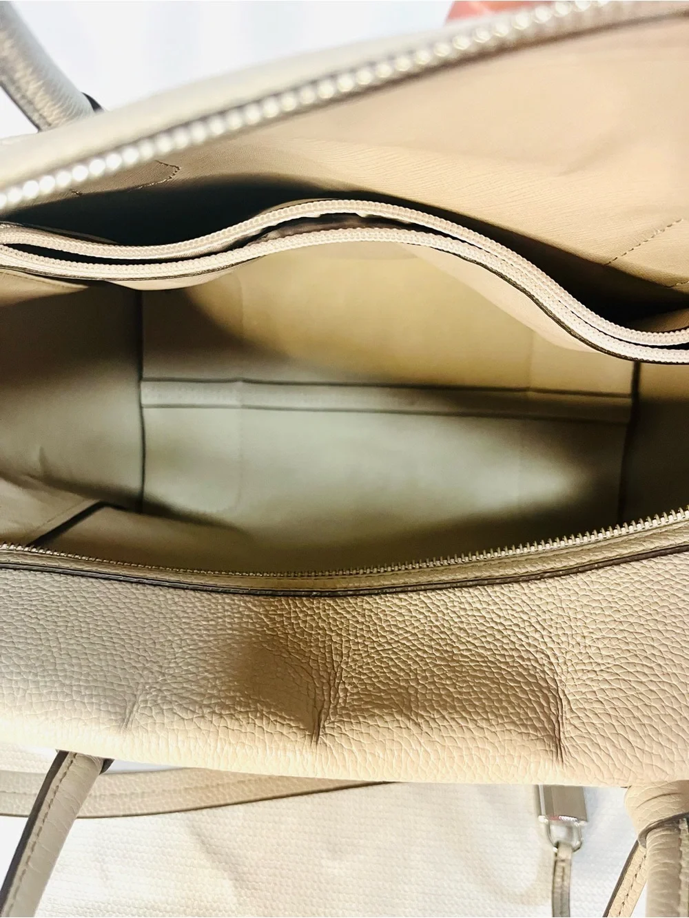 Michael Kors Pebble Leather Beige Cream Tote with Lock Charm - Picture 11 of 16